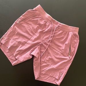 Large 7” Lululemon License to Train Short Linerless Velvet Dust